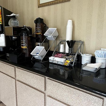 Super 8 By Wyndham Brookshire Tx Otel Dış mekan fotoğraf