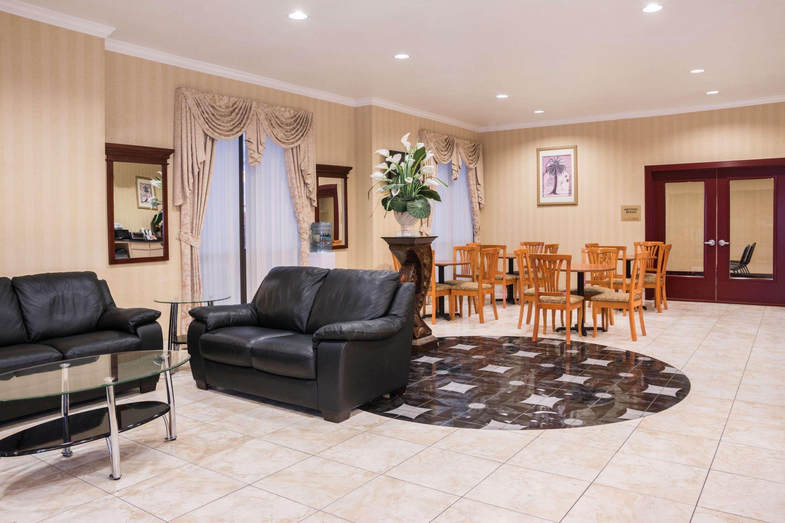 Super 8 By Wyndham Brookshire Tx Otel Dış mekan fotoğraf