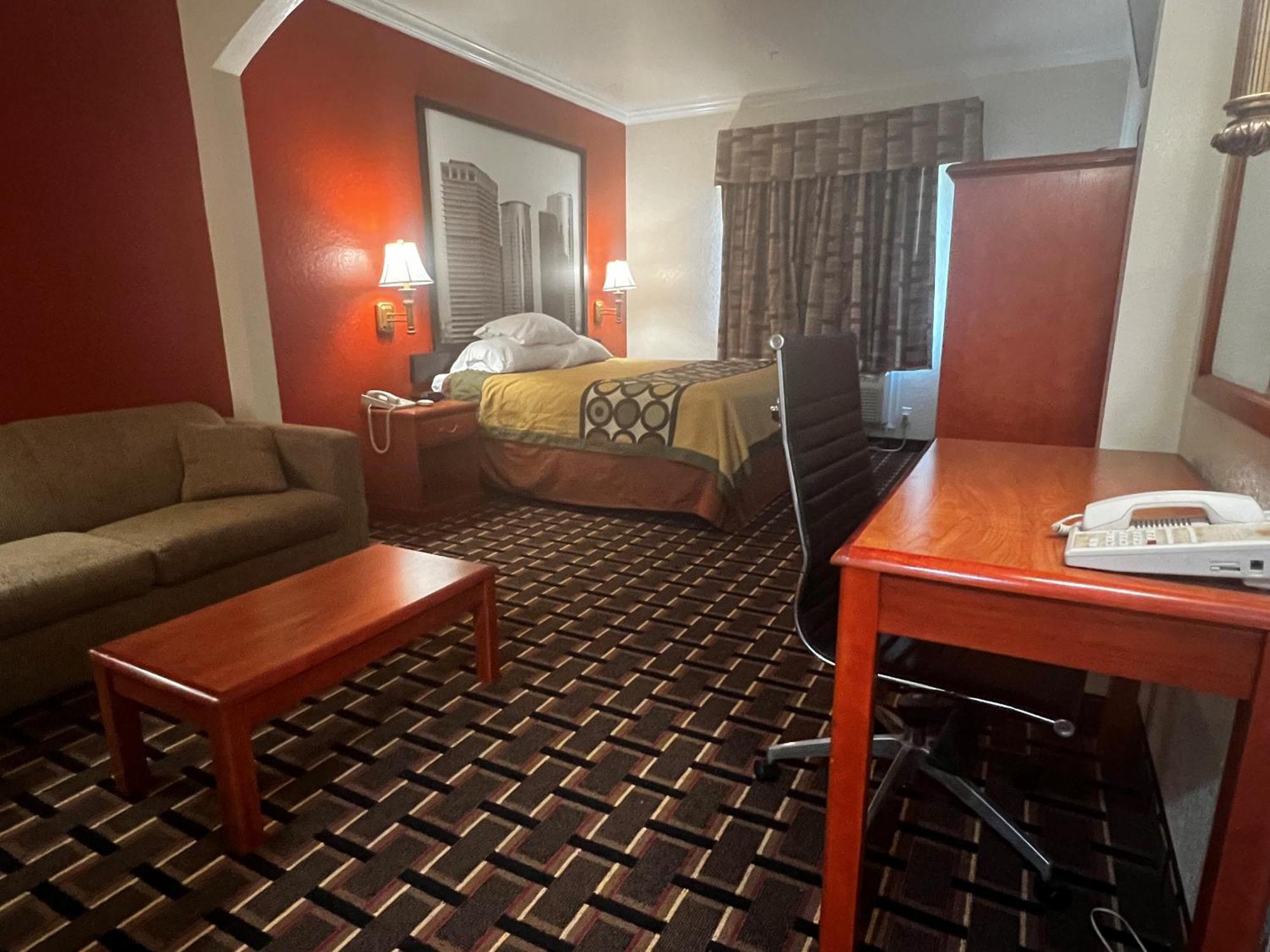 Super 8 By Wyndham Brookshire Tx Otel Dış mekan fotoğraf