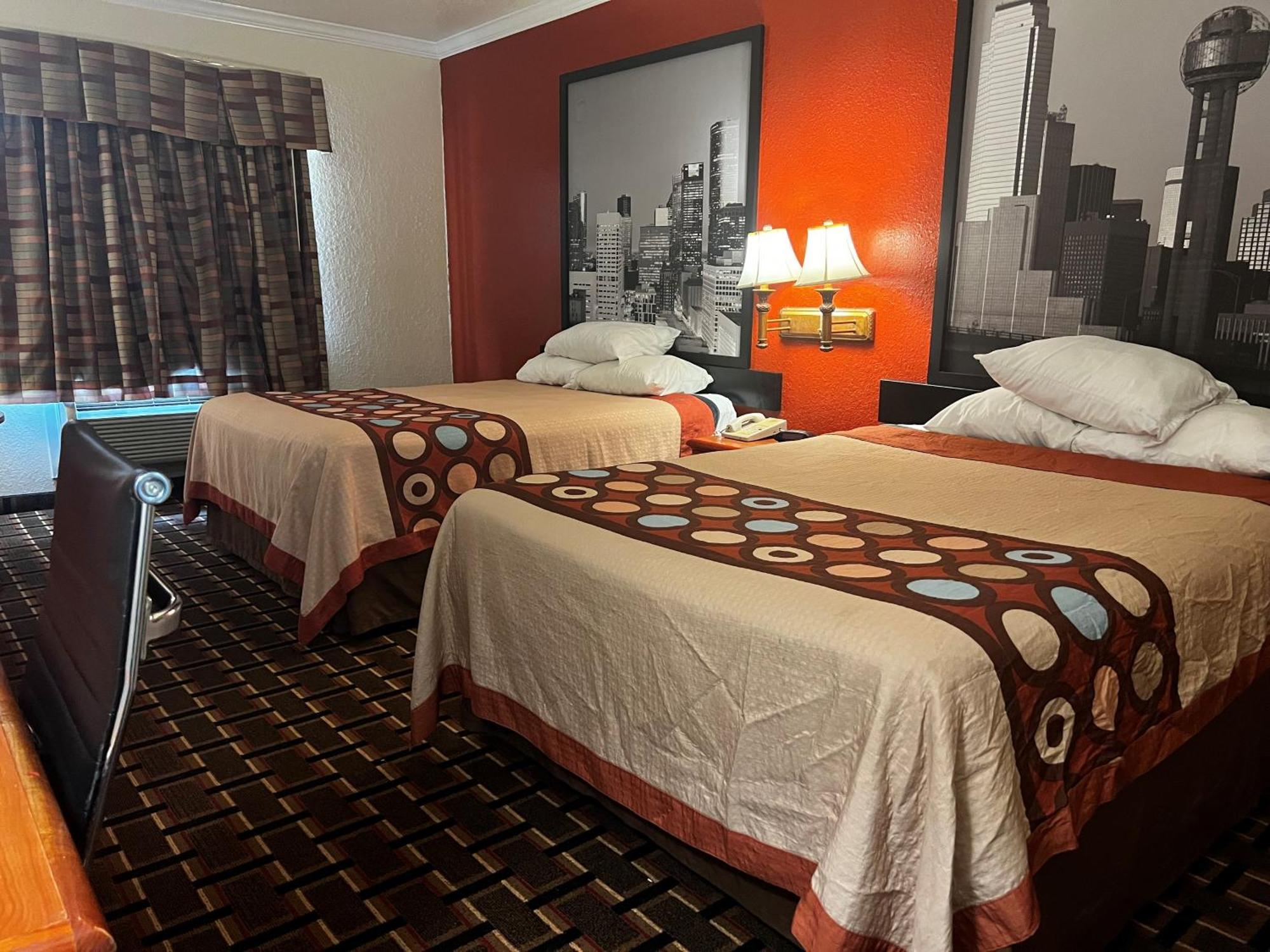 Super 8 By Wyndham Brookshire Tx Otel Dış mekan fotoğraf